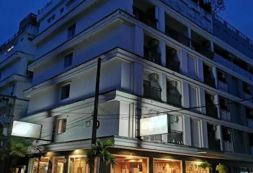 בית מלון כפרי Patong Princess