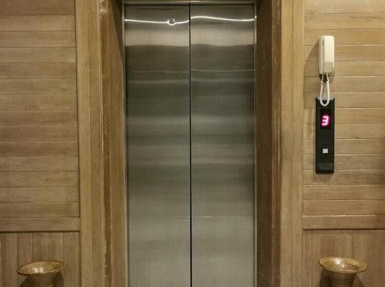 בית מלון כפרי Patong Princess