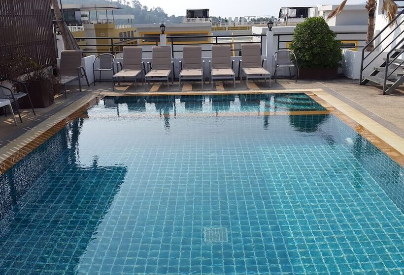 בית מלון כפרי Patong Princess