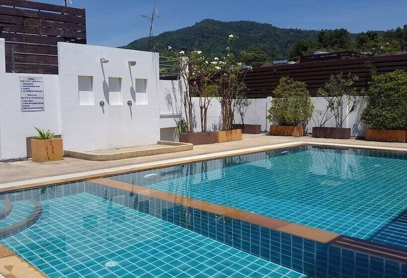 בית מלון כפרי Patong Princess