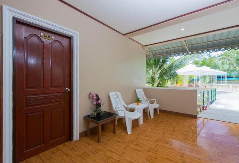 호텔 Patong Rai Rom Yen Resort Sha