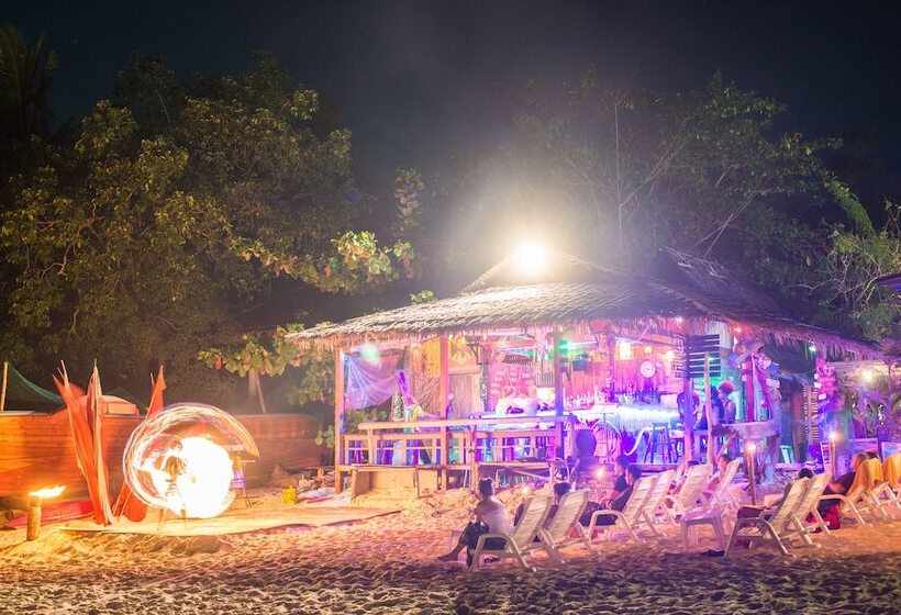 هتل Phi Phi The Beach Resort