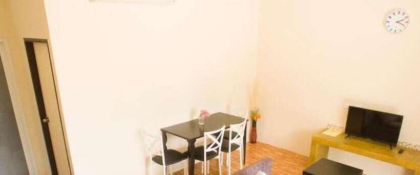 호텔 Phuket Muay Thai House