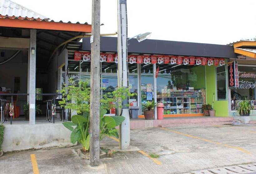 호텔 Phuket Muay Thai House