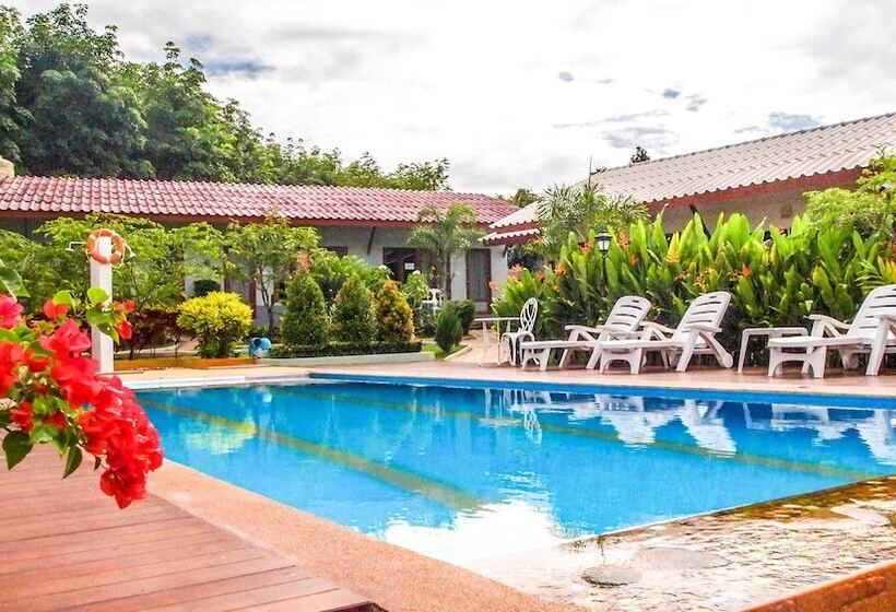 호텔 Phuket Muay Thai House