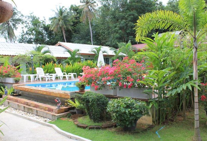 호텔 Phuket Muay Thai House