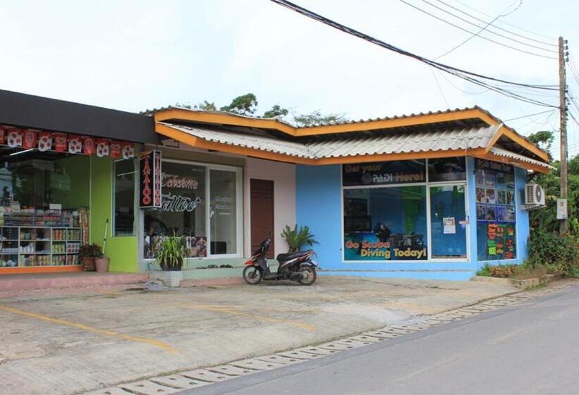 호텔 Phuket Muay Thai House