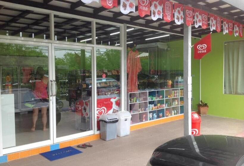 호텔 Phuket Muay Thai House