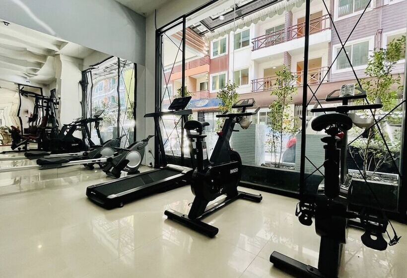 בית מלון כפרי Pj Patong Resortel