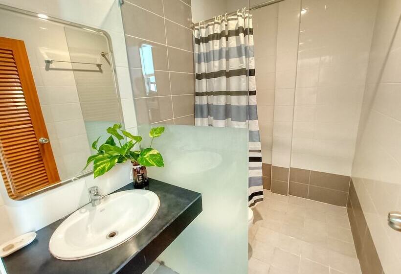 בית מלון כפרי Pj Patong Resortel