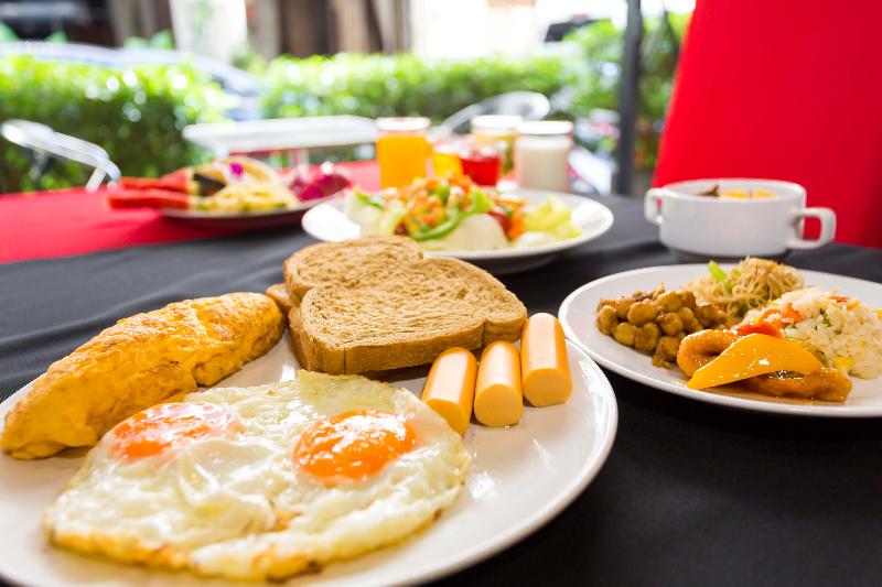 בית מלון כפרי Pj Patong Resortel