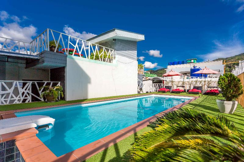 בית מלון כפרי Pj Patong Resortel