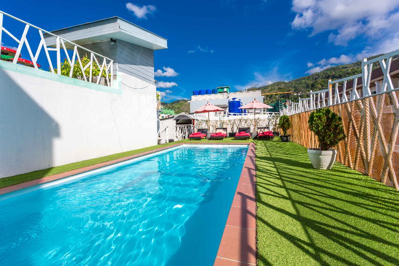 בית מלון כפרי Pj Patong Resortel