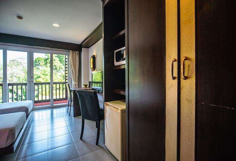 Ratana Hotel Chalong