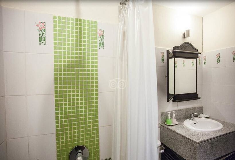 호텔 Royal Nakara Ao Nang