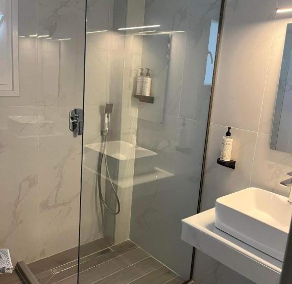 فندق Saint Spiridon