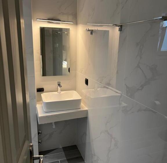 فندق Saint Spiridon