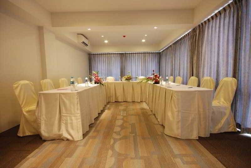 Hotel The Lantern Resorts Patong   Sha Extra Plus