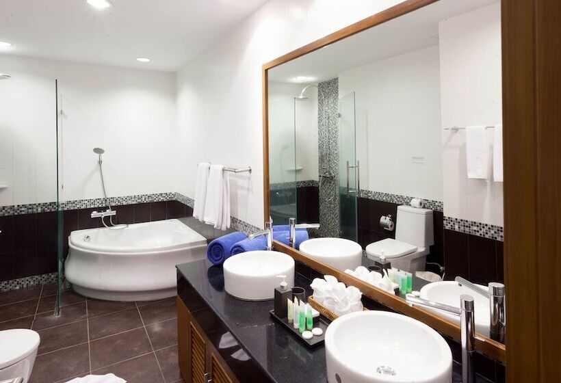 호텔 The Park Surin By Resava