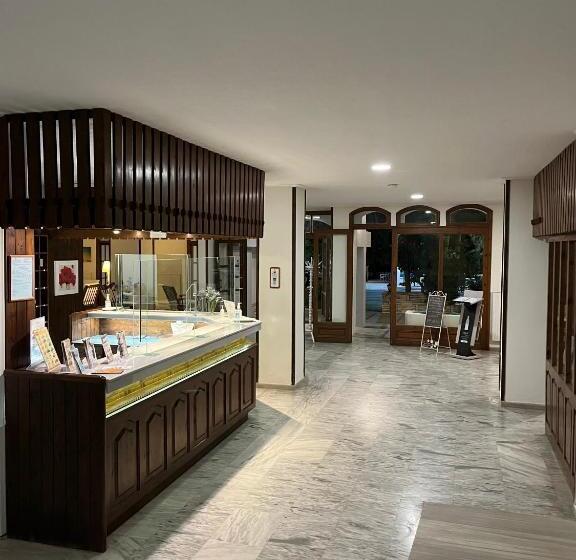 Theodorou Beach Hotel Apartments