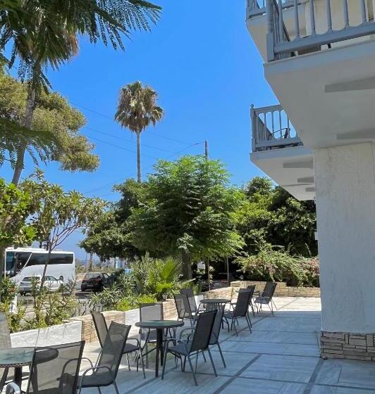 Theodorou Beach Hotel Apartments