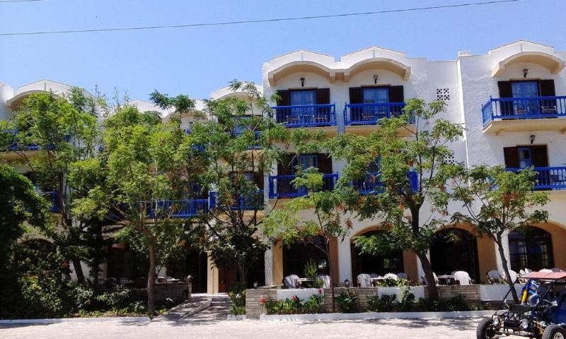 Theodorou Beach Hotel Apartments