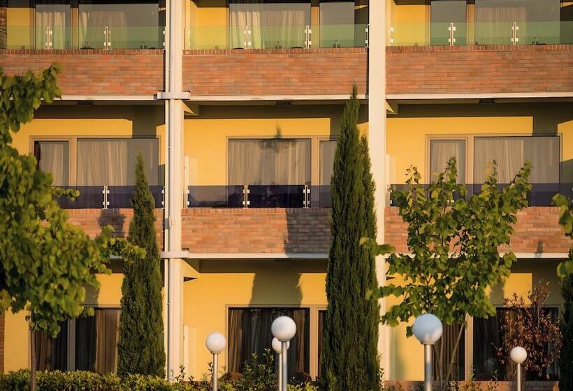 فندق Thessalikon Grand