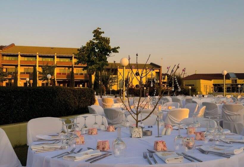 فندق Thessalikon Grand