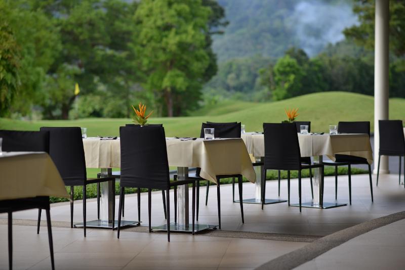 בית מלון כפרי Tinidee Golf Resort Phuket   Sha Extra Plus