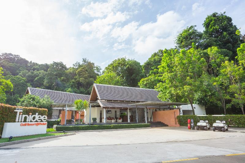 בית מלון כפרי Tinidee Golf Resort Phuket   Sha Extra Plus