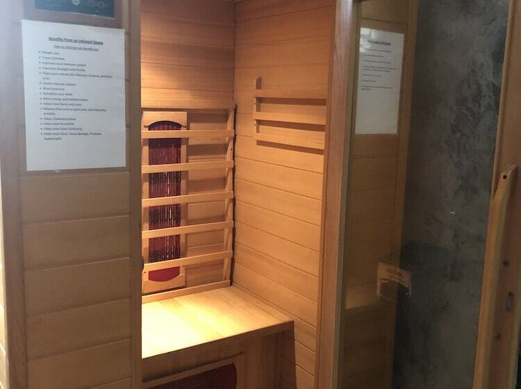 Отель Tropical Palm