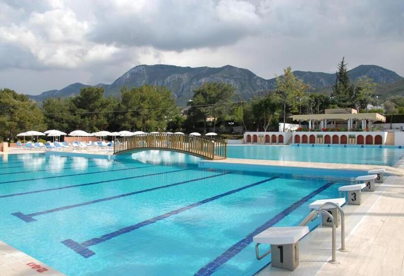 בית מלון כפרי Uptown Buyuk Anadolu Girne