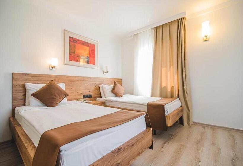 בית מלון כפרי Uptown Buyuk Anadolu Girne