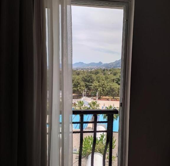 בית מלון כפרי Uptown Buyuk Anadolu Girne