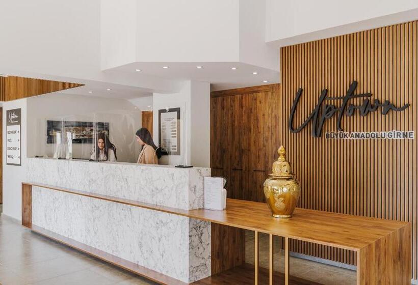 בית מלון כפרי Uptown Buyuk Anadolu Girne