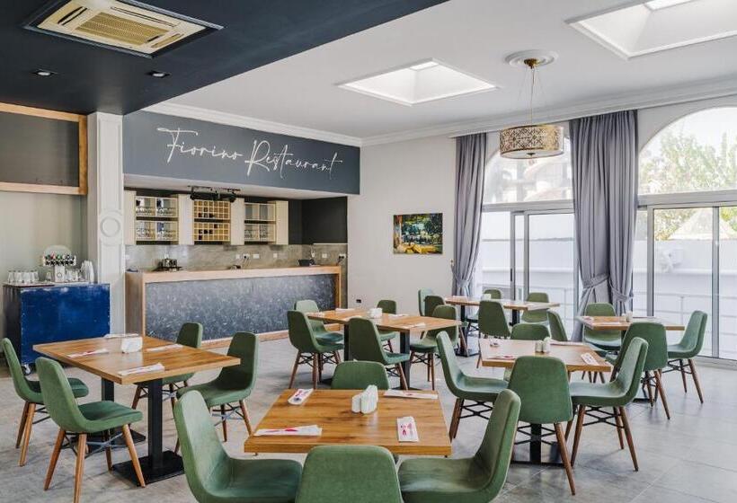 בית מלון כפרי Uptown Buyuk Anadolu Girne