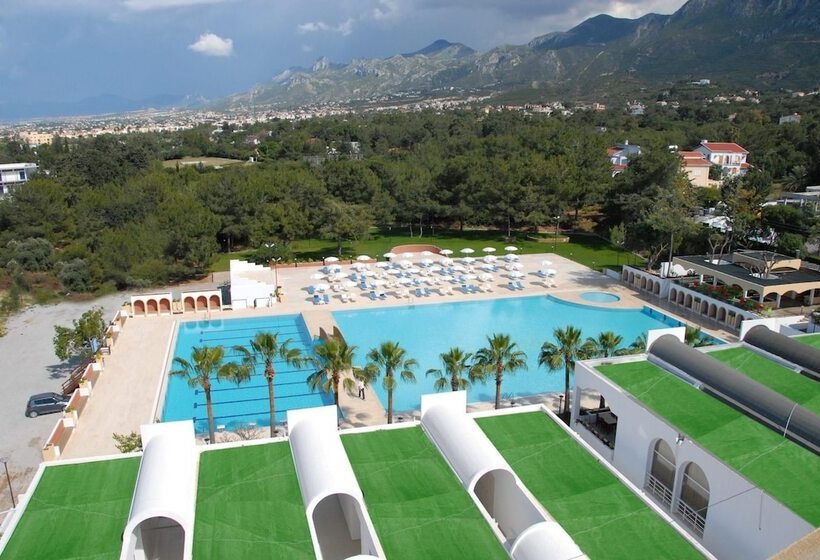 בית מלון כפרי Uptown Buyuk Anadolu Girne