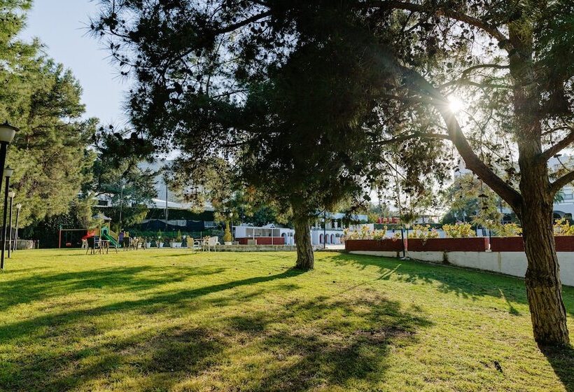 בית מלון כפרי Uptown Buyuk Anadolu Girne