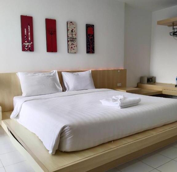 فندق Urban Patong Residence