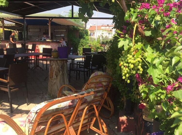 Отель Verdeport