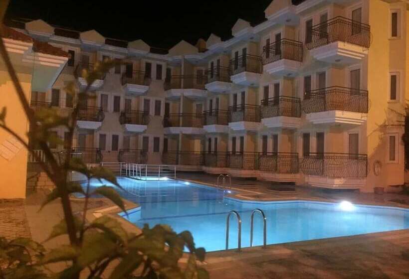 Отель Verdeport