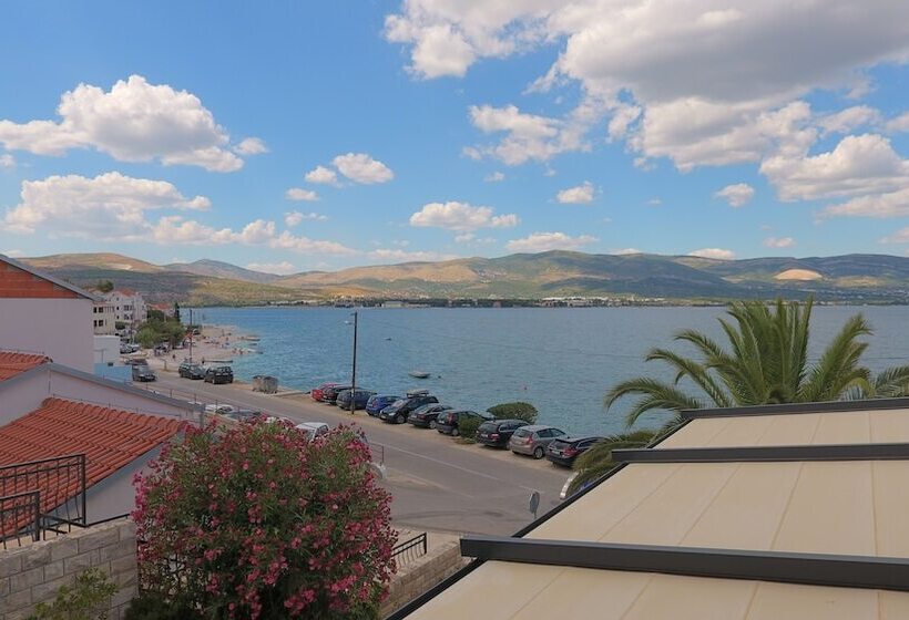 בית מלון כפרי Vila Tina