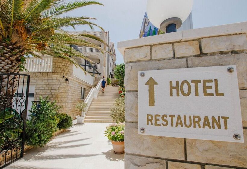 בית מלון כפרי Vila Tina