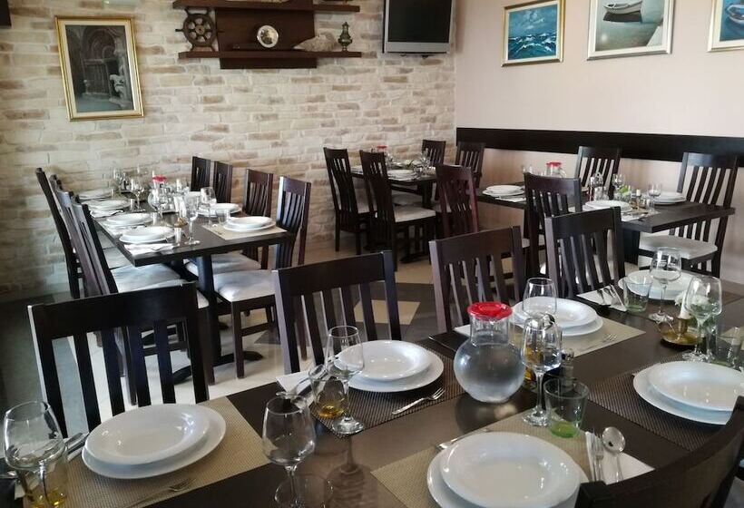 בית מלון כפרי Vila Tina