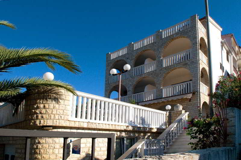 בית מלון כפרי Vila Tina