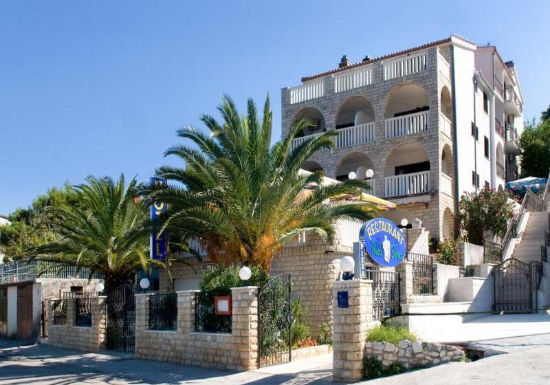 בית מלון כפרי Vila Tina