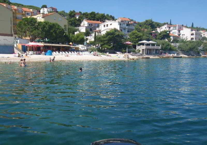 בית מלון כפרי Vila Tina