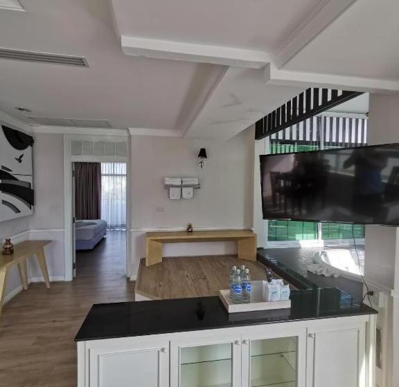 A Te Chumphon Hotel   Sha Plus