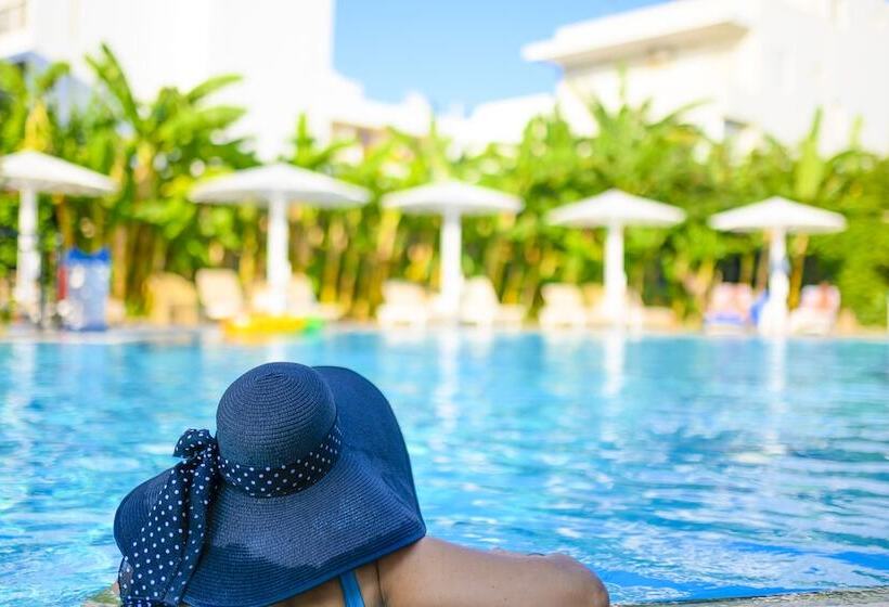 Peridis Family Resort