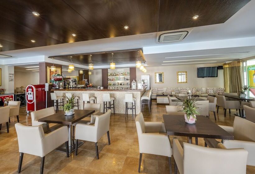 Peridis Family Resort